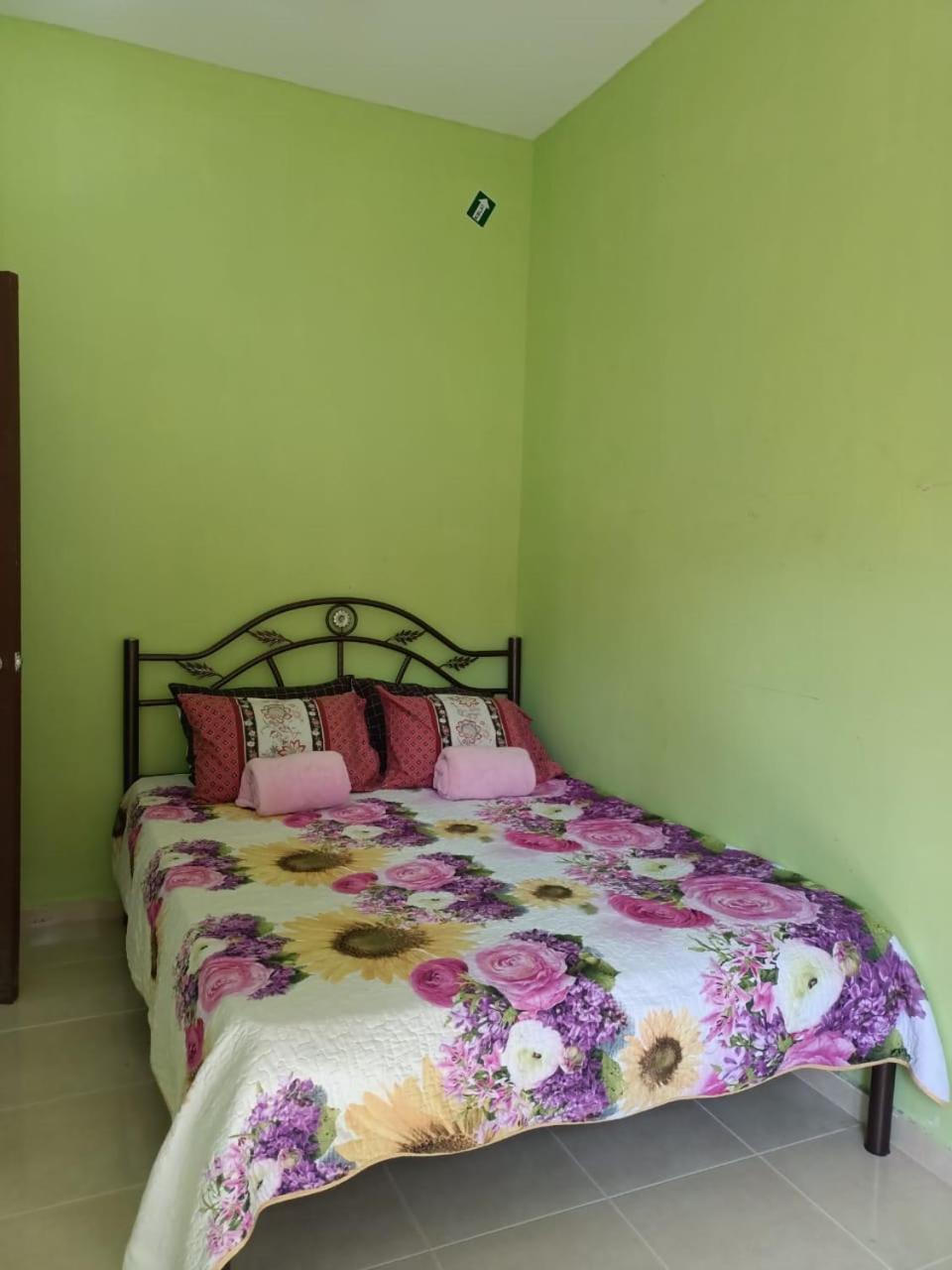 Yasmeen Homestay Kemaman Chukai المظهر الخارجي الصورة